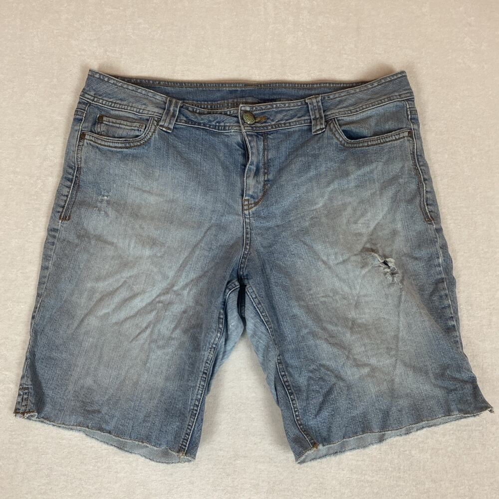 Apt 9 Denim Shorts Womens 16 Light Wash Bermuda Distressed Cuffed Casual